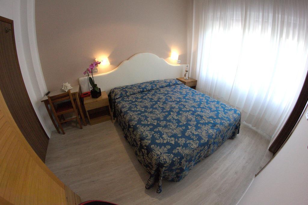 Hotel Moderno Lido di Jesolo Exterior photo