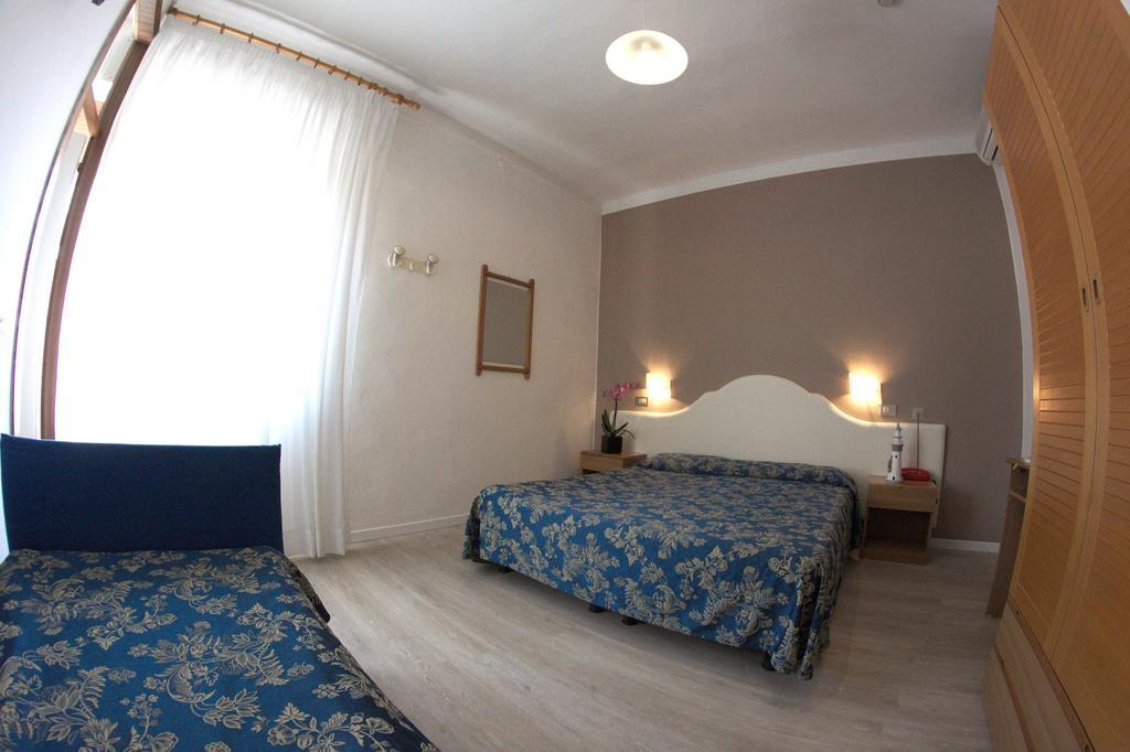 Hotel Moderno Lido di Jesolo Exterior photo