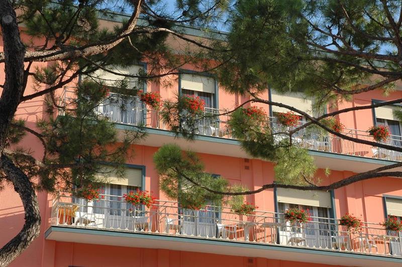 Hotel Moderno Lido di Jesolo Exterior photo